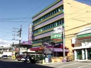 Hotel Tiffany Laoag Esterno foto